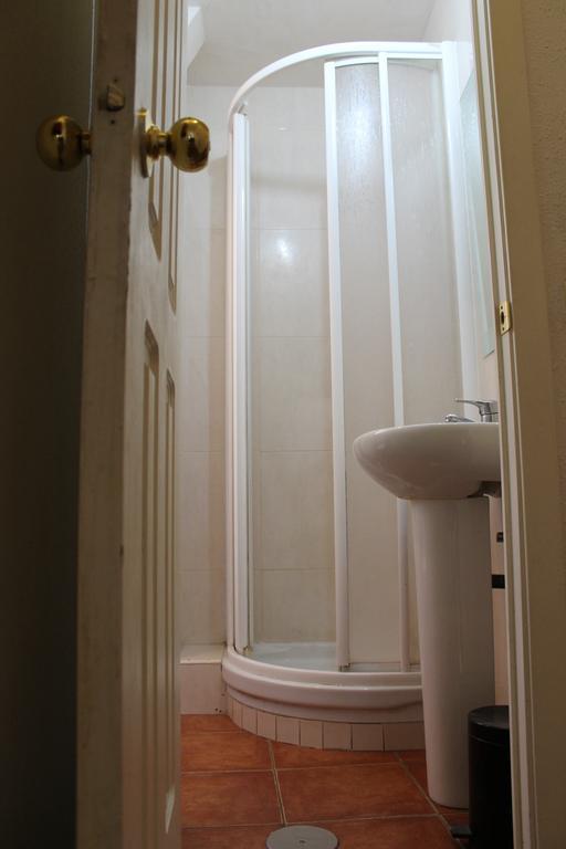 Hostal Graciela Madrid Kültér fotó