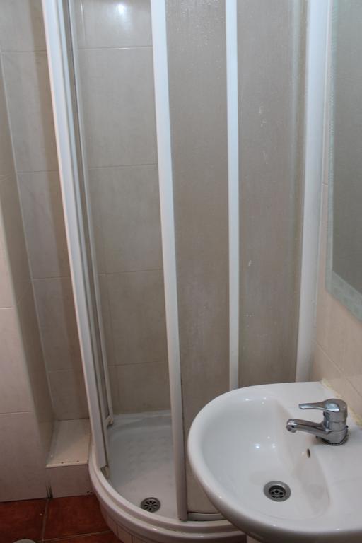 Hostal Graciela Madrid Kültér fotó