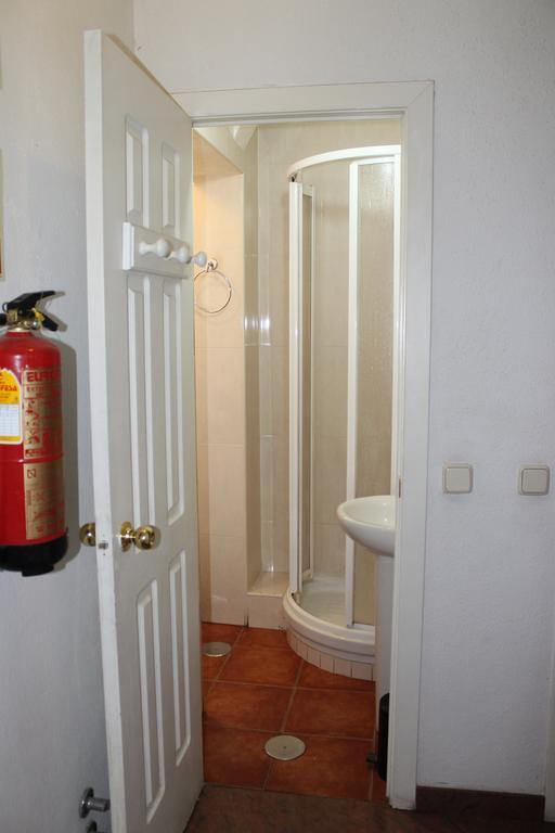 Hostal Graciela Madrid Kültér fotó