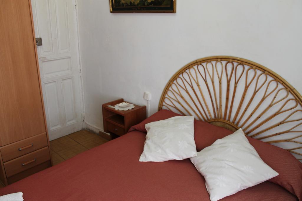 Hostal Graciela Madrid Kültér fotó